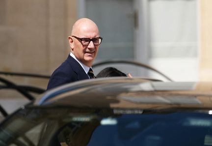 Le ministre de l'Economie réunit les distributeurs mercredi pour discuter de la hausse des prix des carburants