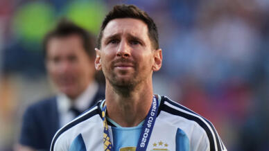 Le monument argentin Lionel Messi officialise sa retraite internationale.