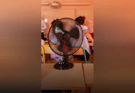 Le plan de rénovation énergétique des écoles réduit de 40 millions d'euros en France