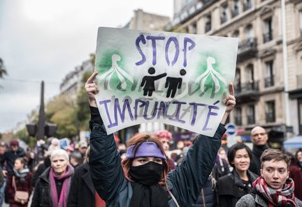 Les associations féministes appellent à une mobilisation pour soutenir la loi contre les violences sexistes en France