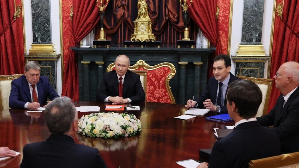 Les émissaires américains rencontrent Vladimir Poutine pour discuter de la fin du conflit en Ukraine