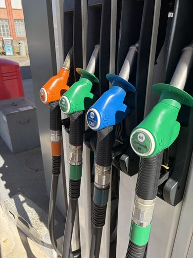 Les habitants du Lot confrontés à la hausse des prix du carburant, témoignages de précarité