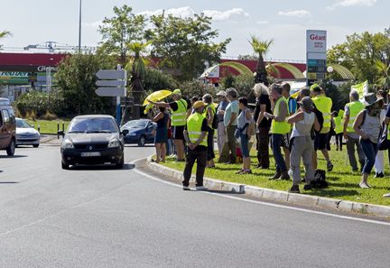 Les partis politiques réagissent aux appels à manifester pour les "gilets jaunes" le 17 octobre