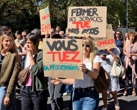 Les soignants de la psychiatrie manifestent à Lyon pour dénoncer la dégradation des soins