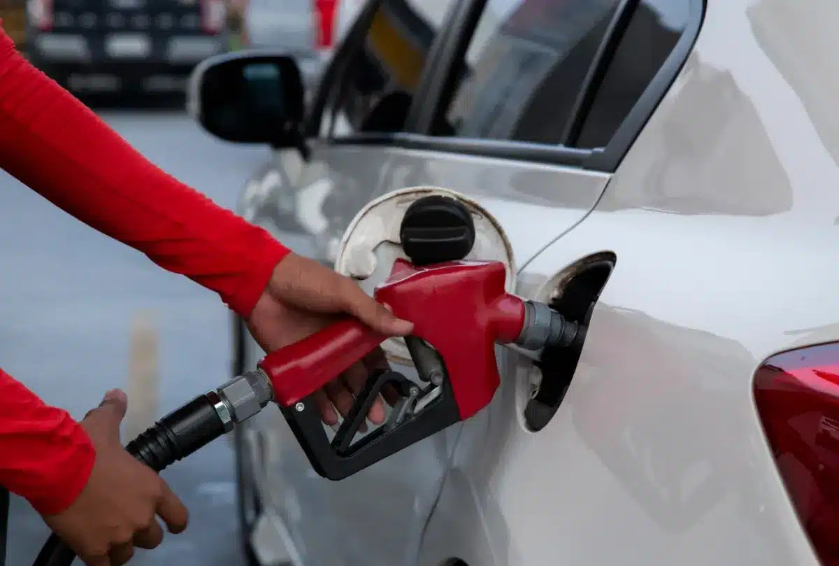 L'introduction de la taxe européenne sur les carburants entraînera une augmentation pouvant atteindre 15 centimes.