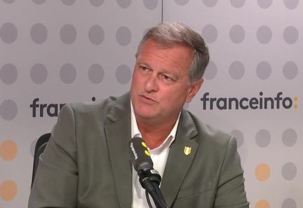 Louis Aliot défend le RN après des propos racistes d'un bénévole exclu du parti
