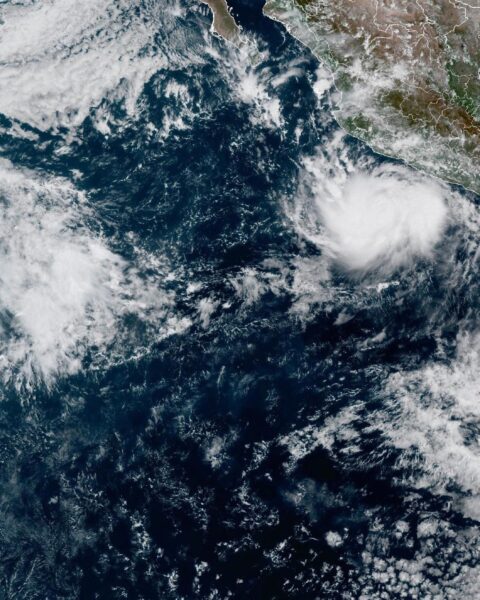 L'ouragan Polo se renforce au large des côtes mexicaines