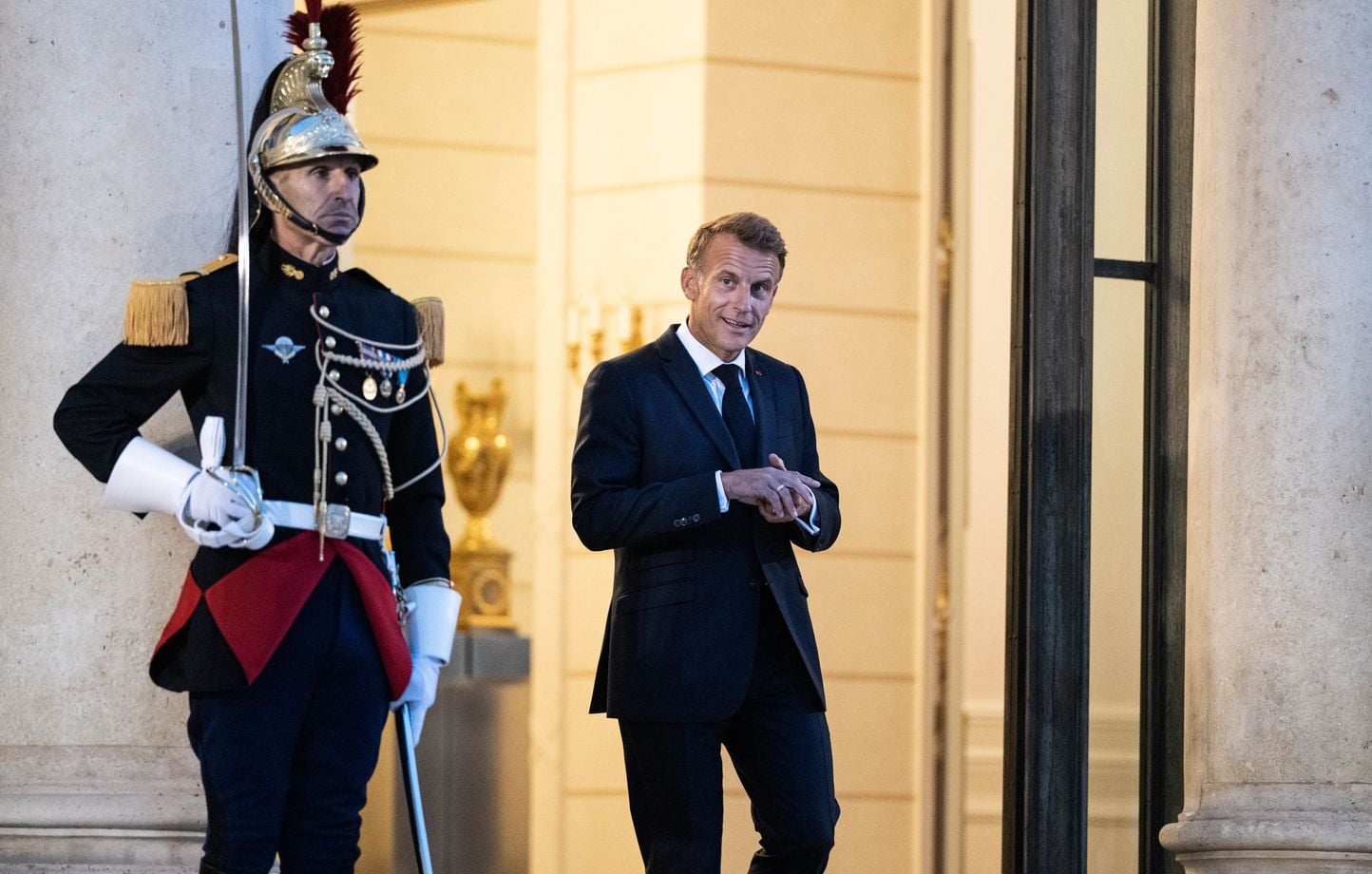Macron appelle à une mobilisation totale pour sécuriser l'approvisionnement et les prix des carburants