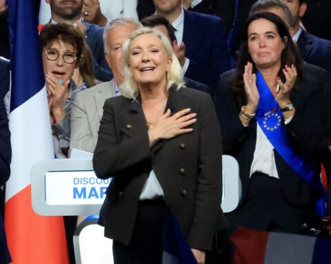 Marine Le Pen en tête des intentions de vote pour la présidentielle de 2027, selon un sondage