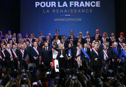 Marine Le Pen relance son discours social lors du meeting à Hénin-Beaumont
