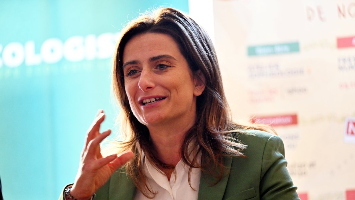 Marine Tondelier en difficulté lors d'une interview sur les présidents de la Ve République