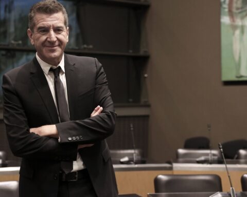 Matthieu Pigasse, banquier d'affaires, maintient sa disponibilité pour la présidentielle de 2027