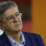 Mélenchon admet avoir changé d'avis sur le port du voile islamique dans un contexte de débat public
