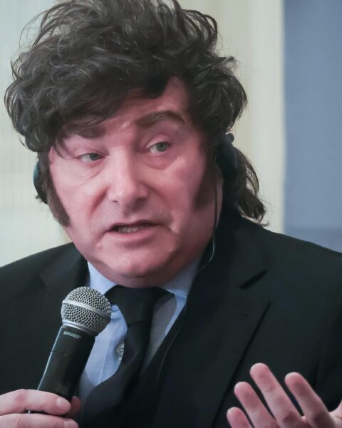 Milei lance un ultimatum de deux semaines au Royaume-Uni sur l'exploration pétrolière des Malouines