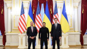 Négociations à Kiev entre emissaires américains et Ukraine : la Russie intensifie ses frappes en Odessa