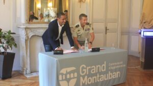Neuf jeunes signent leur contrat d'engagement dans l'Armée de Terre à Montauban