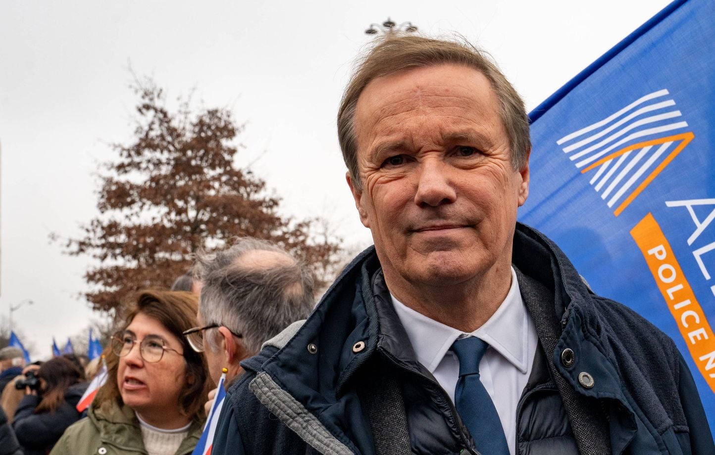 Nicolas Dupont-Aignan annonce un programme anti-européen et demande de « décoloniser la France » par le Frexit