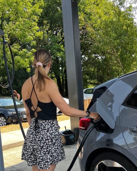 Nouvelle prime pour l'achat de véhicules électriques d'occasion sans conditions de revenus en France