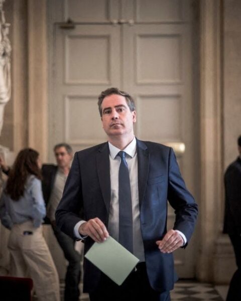 Olivier Becht, ancien ministre, annonce sa candidature centriste à la présidentielle de 2027