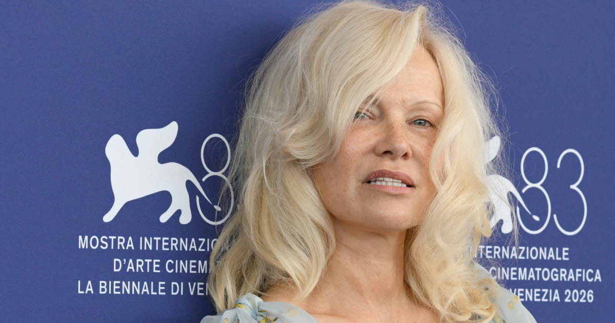 Pamela Anderson parle de sa lutte contre l'hépatite C : « C'était une condamnation à mort »