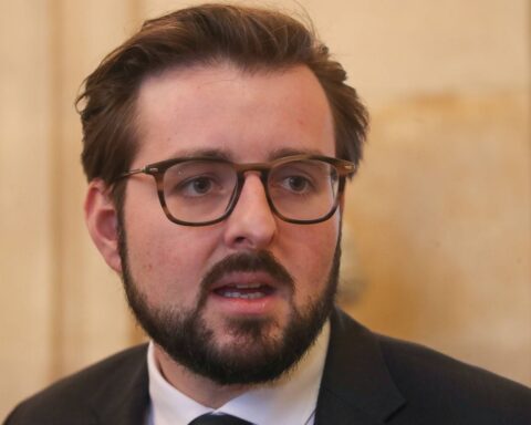 Philippe Brun demande sa réintégration dans la primaire de la gauche après son exclusion