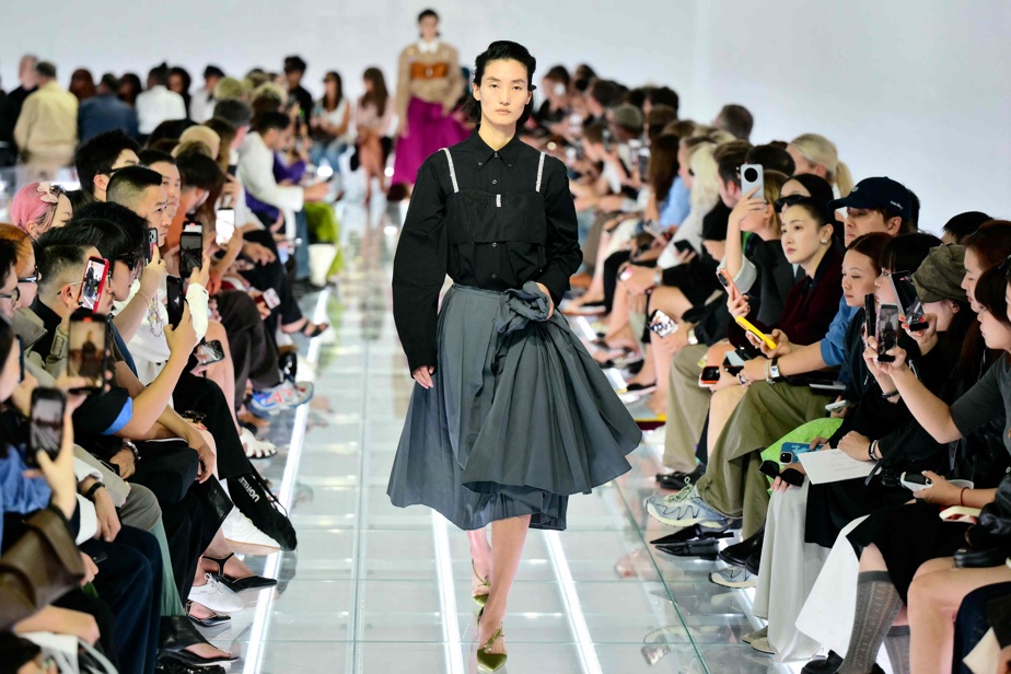 Prada ouvre la semaine de la mode à Milan avec une collection de jupes modernisées