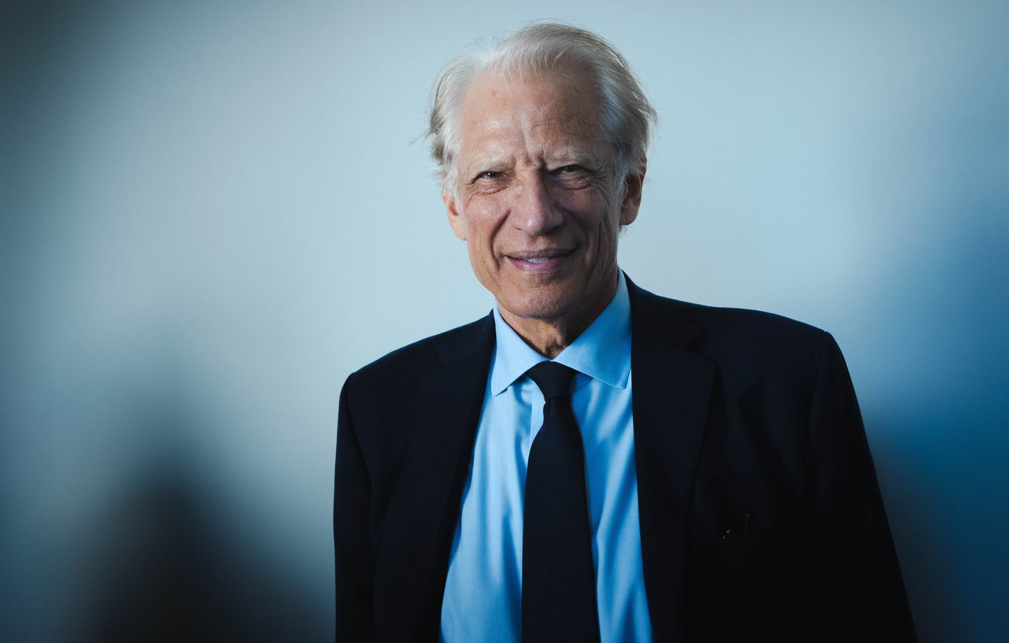 Présidentielle 2027 : de Villepin rejette une régularisation massive des sans-papiers