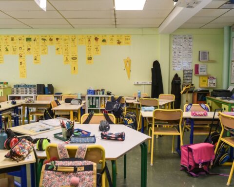 Présidentielle 2027 : interdiction pour les candidats de se rendre dans les salles de classe