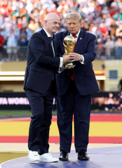 Présidentielle de la FIFA : Gianni Infantino confirme sa candidature pour 2027 et Derby londonien entre Arsenal et Chelsea se profile.