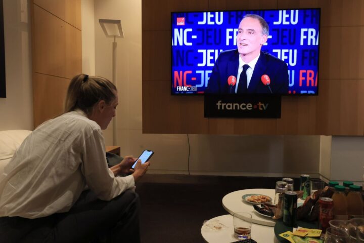 Présidentielles 2027 : les émissions politiques, un atout ou un danger pour les candidats ?