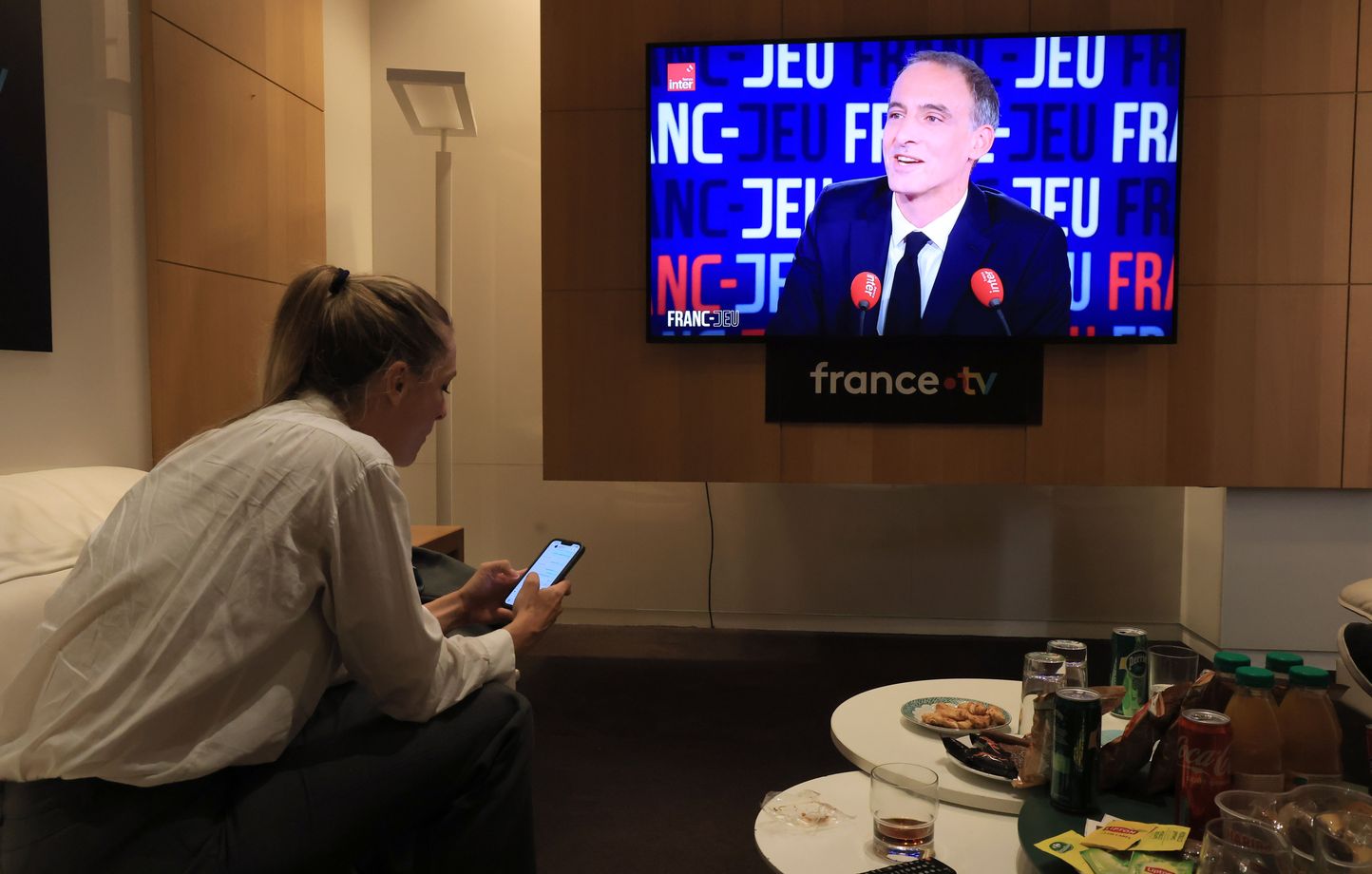 Présidentielles 2027 : les émissions politiques, un atout ou un danger pour les candidats ?