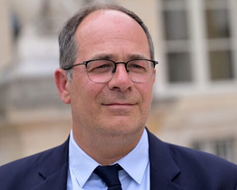 Primaire de la gauche : présentation d'Emmanuel Maurel, candidat inattendu