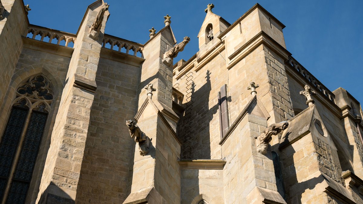 Procédure disciplinaire engagée contre un aumônier militaire pour ses propos politiques à Carcassonne