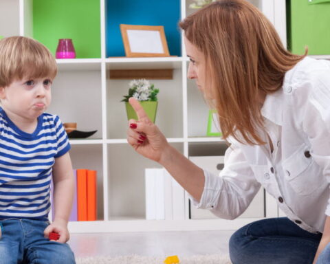 Punir juste plutôt que punir fort : les attentes des enfants envers les adultes