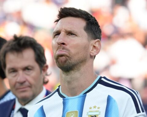 "Retraite internationale annoncée par Lionel Messi, l'Argentin fait ses adieux"