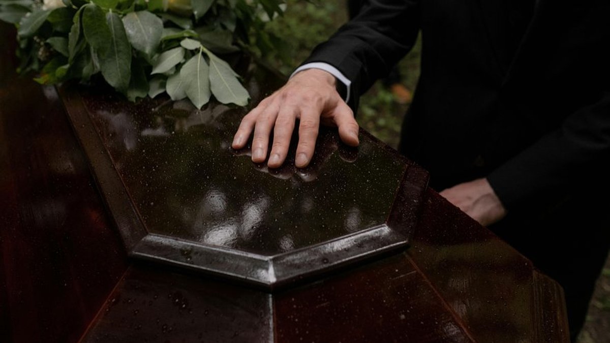 Scandale à Florence : un retraité incinéré par erreur après une inversion de corps tại la morgue