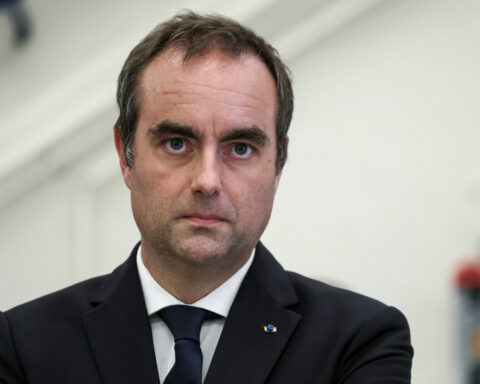 Sébastien Lecornu propose de réduire les indemnités des ministres à 10 700 euros par mois