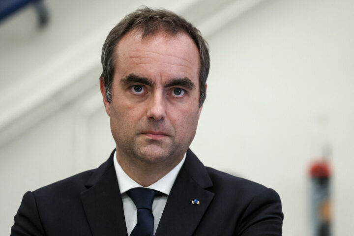 Sébastien Lecornu propose de réduire les indemnités des ministres à 10 700 euros par mois