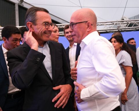Ségolène Royal critique Raphaël Glucksmann et évoque l'importance d'un leadership expérimenté pour la présidentielle 2027