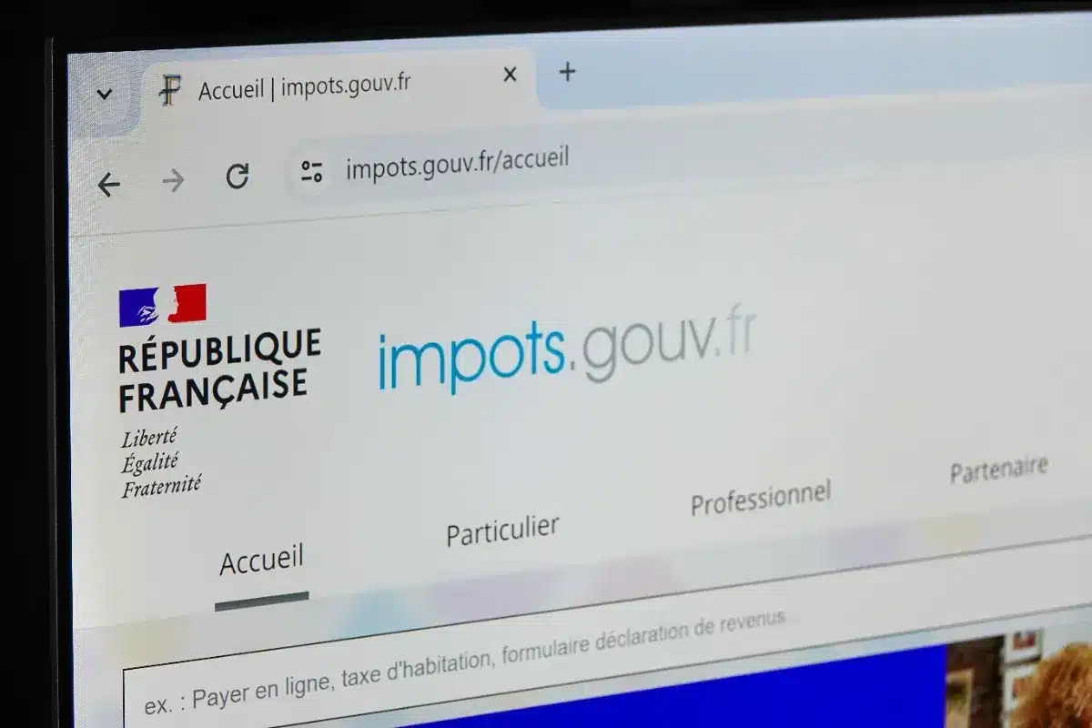 Selon une étude, 87 % des évaluations de taxe foncière seraient surévaluées : un propriétaire réussit à contester et à récupérer 1 200€ sans avocat.
