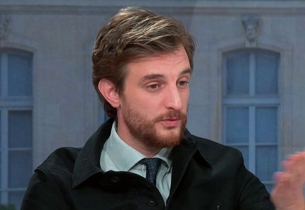 Suspension d'un policier à Carcassonne pour des propos racistes et sexistes sur fond de polémique politique