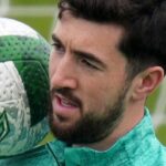 Tensions autour du match Irlande-Israël : Finn Azaz, milieu irlandais d'origine israélienne, envisage une retraite internationale