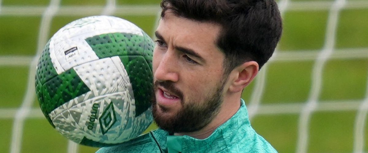 Tensions autour du match Irlande-Israël : Finn Azaz, milieu irlandais d'origine israélienne, envisage une retraite internationale