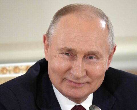 Transfert des actifs d'Auchan, Nestlé et Leroy Merlin en Russie : le décret de Poutine en question