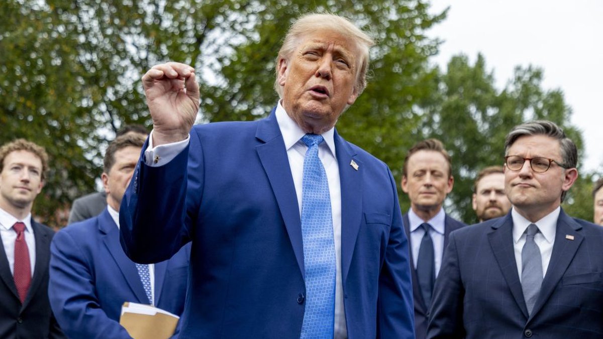 Trump impose de nouvelles restrictions sur les importations canadiennes, qualifiant le Canada de "pire pays du monde"