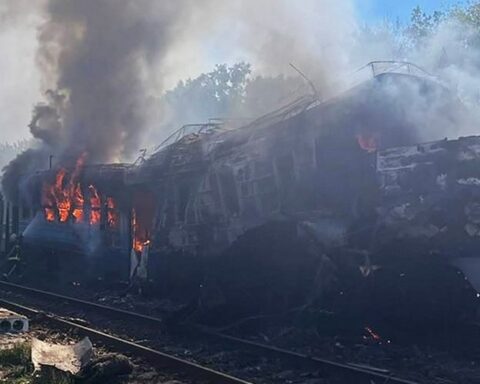 Ukraine : attaque ciblant un train près de la frontière polonaise ravive la colère des alliés européens