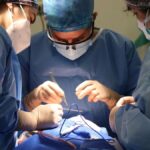Un adolescent opéré de l'appendicite en Italie souffre de la négligence médicale pendant deux ans