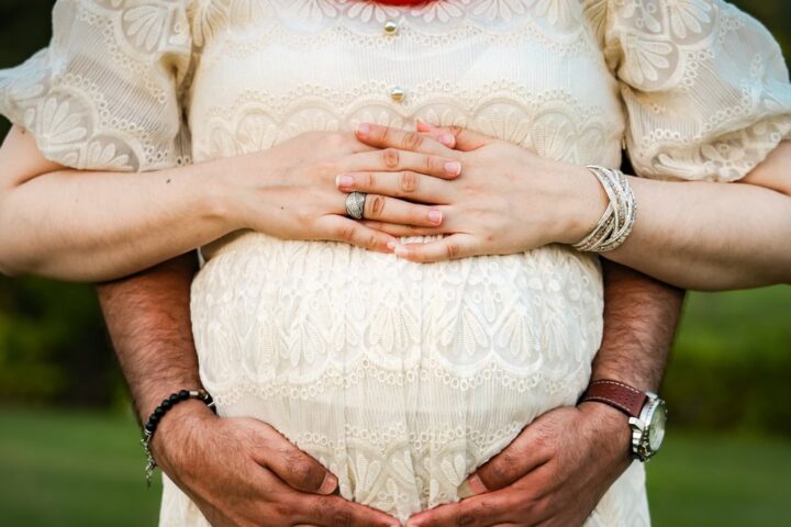 Un couple poursuit une clinique de fertilité en Floride après avoir découvert une erreur de paternité