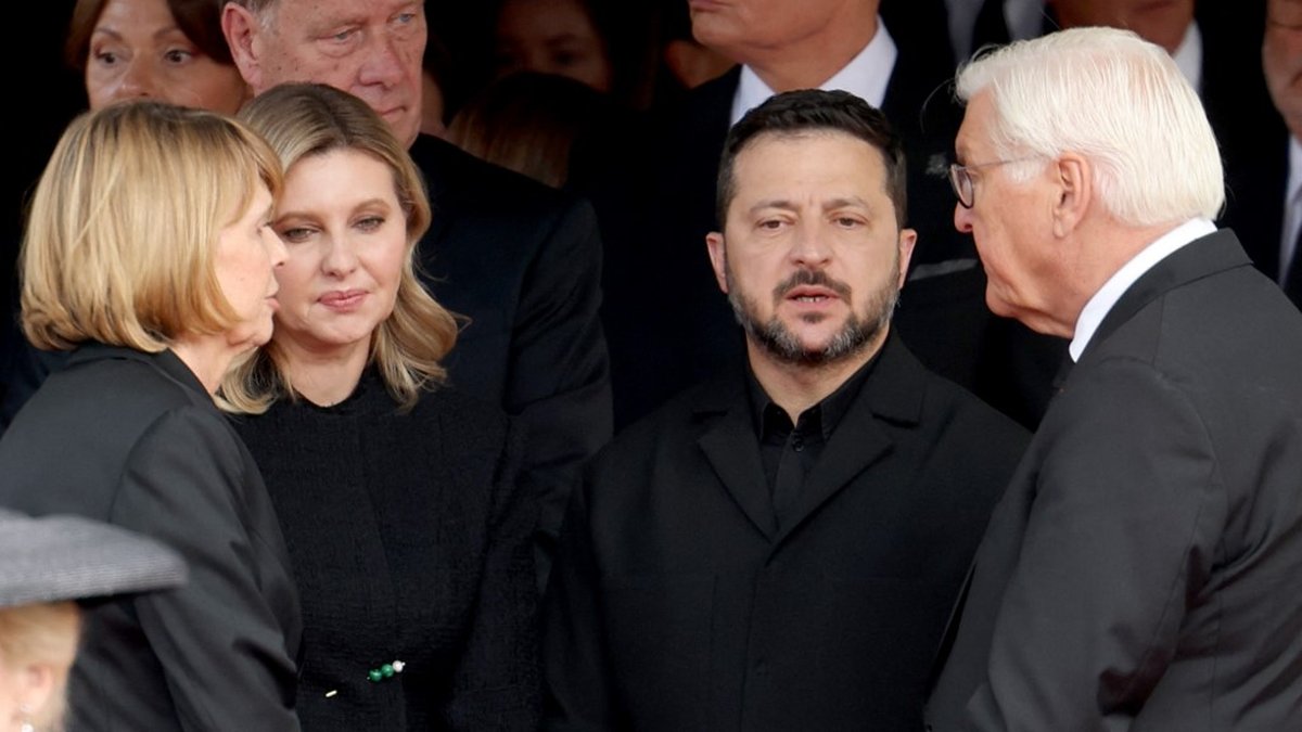 Un drone russe a manqué de percuter l'avion de Zelensky en route vers Oslo