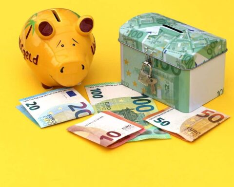 Un enfant engendre des dépenses de 6 172 euros lors de sa première année, explications à l'appui.